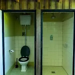 Historischer Zirkuswagen Inmitten Der Fischach